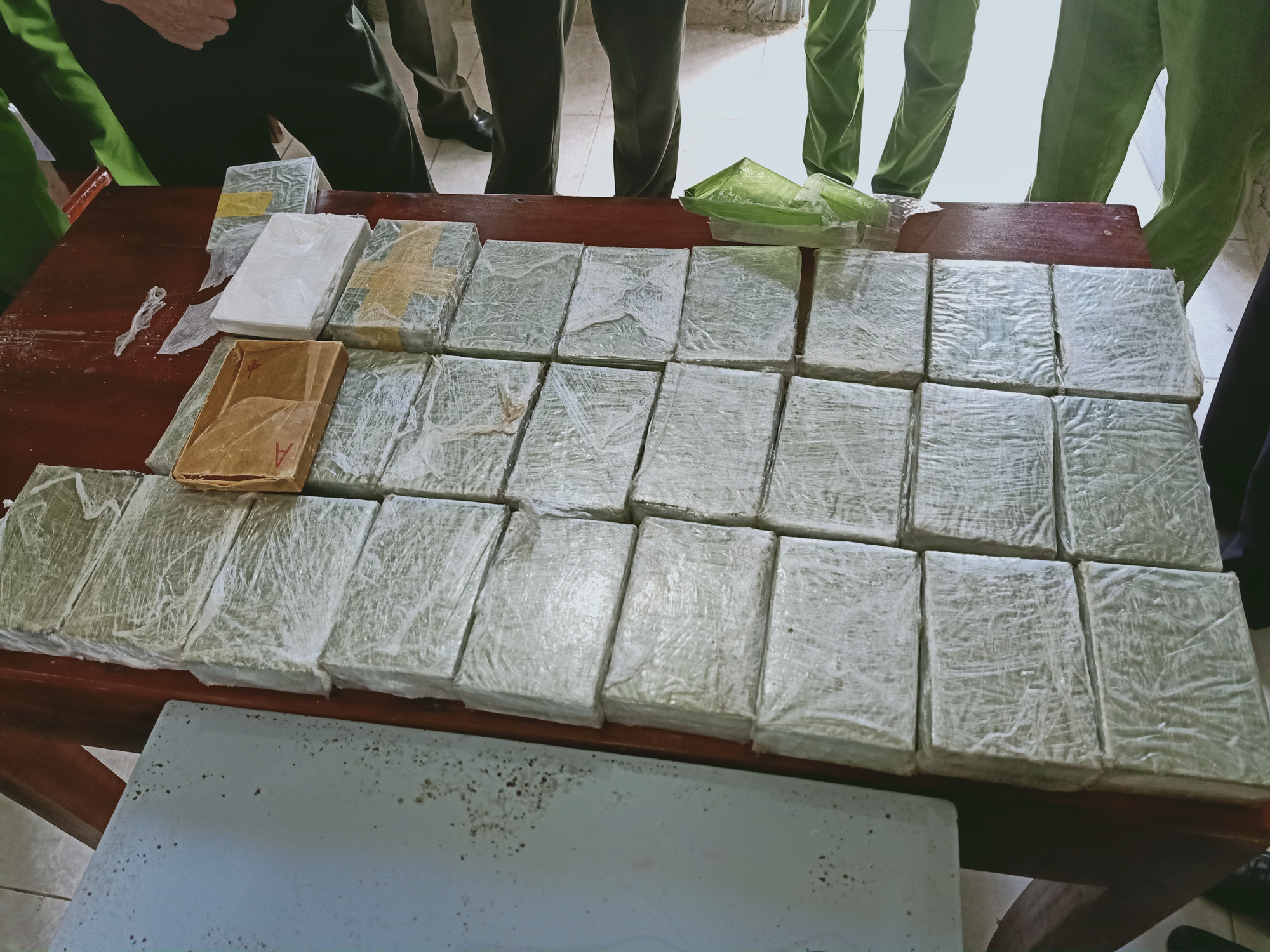 Ph&aacute; 2 chuy&ecirc;n &aacute;n khủng, thu giữ 53 b&aacute;nh heroin v&agrave; 25 kg ma t&uacute;y c&aacute;c loại - Ảnh 4.
