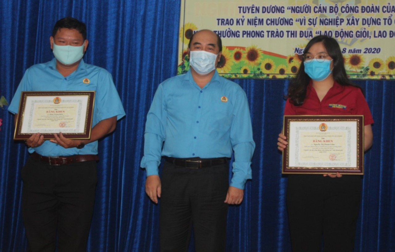 T&ocirc;n vinh những đ&oacute;ng g&oacute;p của đội ngũ c&aacute;n bộ C&ocirc;ng đo&agrave;n - Ảnh 2.