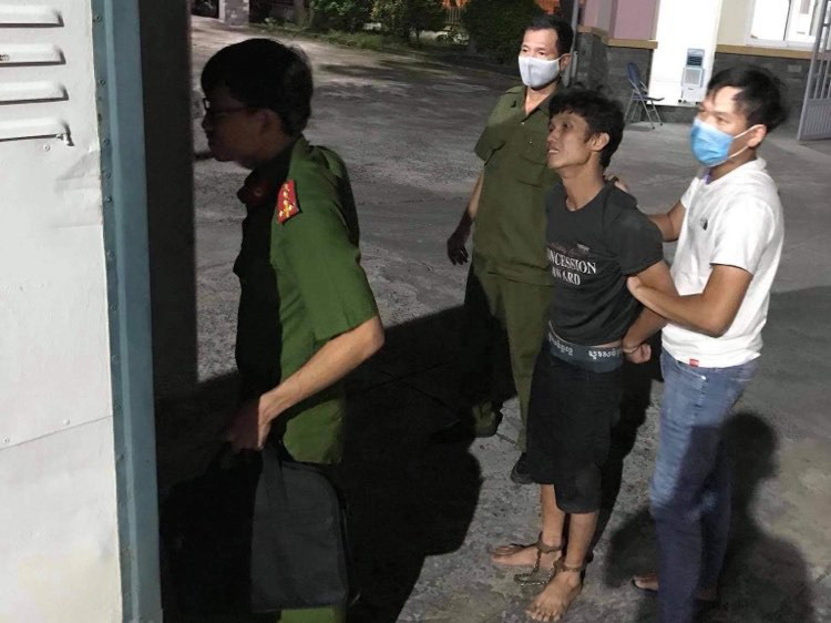 Đồng Nai: Kẻ nghi ngáo đá trộm xe ô tô, tông xe cảnh sát khai gì? - Ảnh 1.
