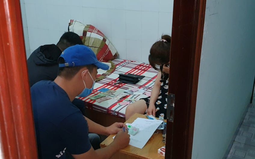 Phát hiện đường dây đưa các cô gái đến Đắk Lắk bán dâm - Ảnh 2.