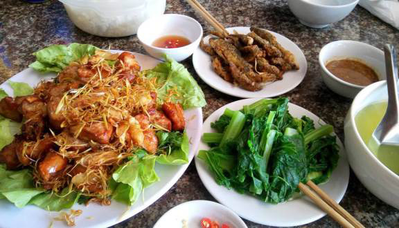 Cuối tuần l&ecirc;n Mộc Ch&acirc;u đổi gi&oacute;, h&aacute;i mận - Ảnh 2.