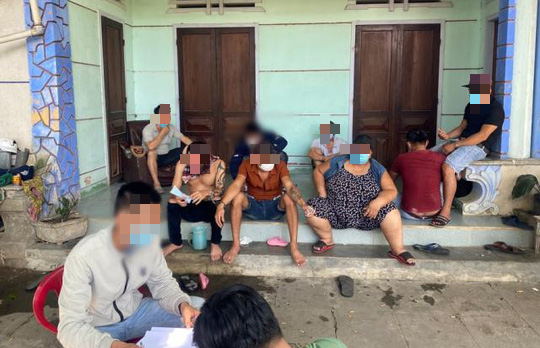 Quảng Nam: Giữa mùa dịch, 8 đối tượng vẫn tụ tập đánh bạc