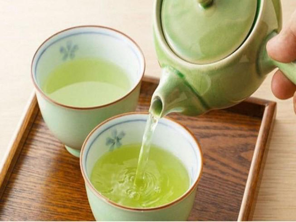 Uống trà giúp tỉnh táo hơn khi làm việc?
