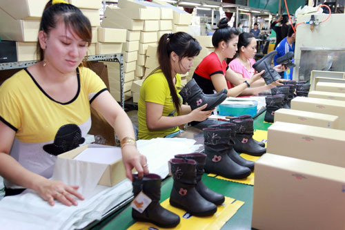 Đề xuất không tăng lương tối thiểu vùng năm 2021