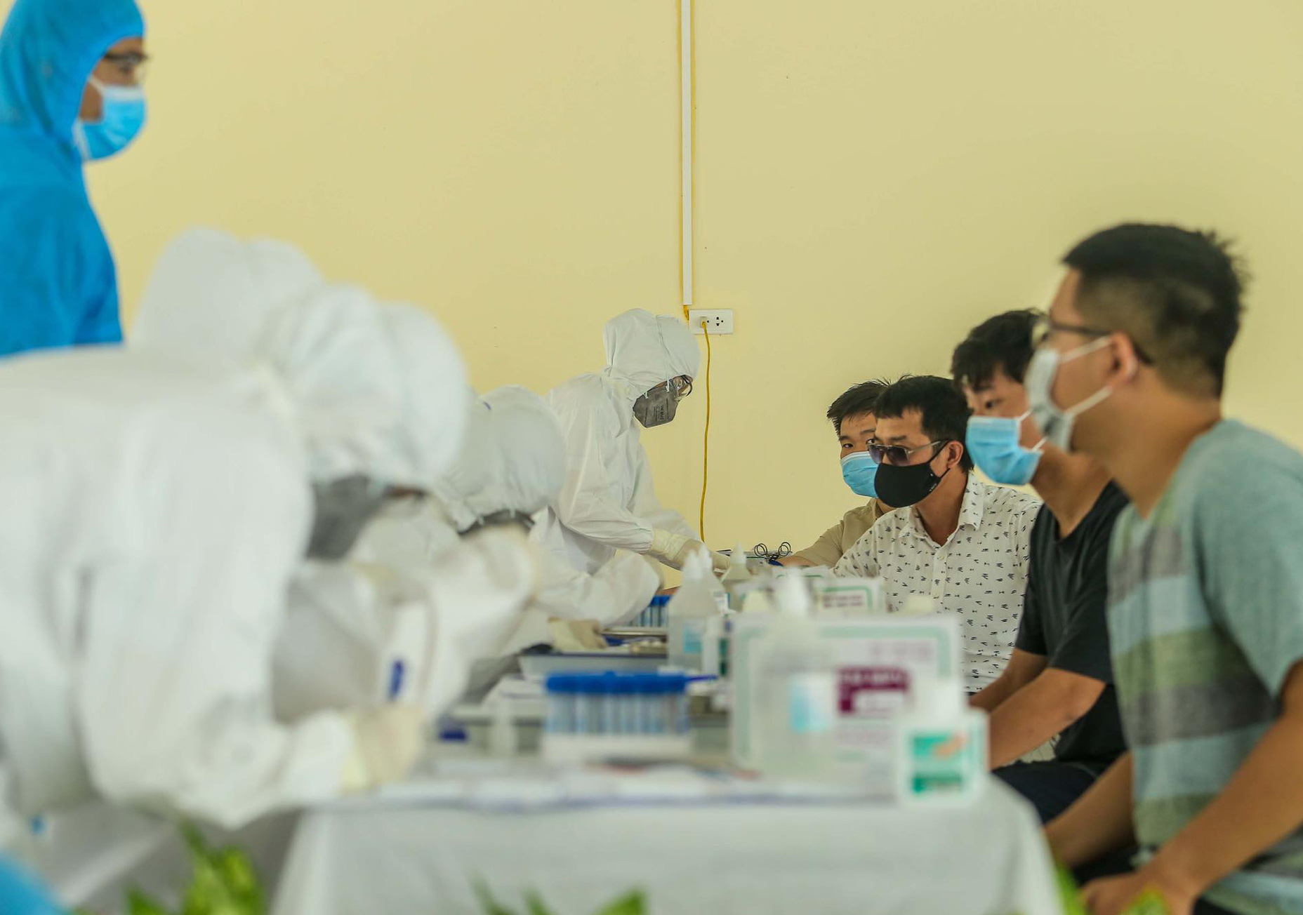 Nam thanh niên dương tính với SARS-CoV-2 ngay khi rời khu cách ly về nhà ở Hà Nội