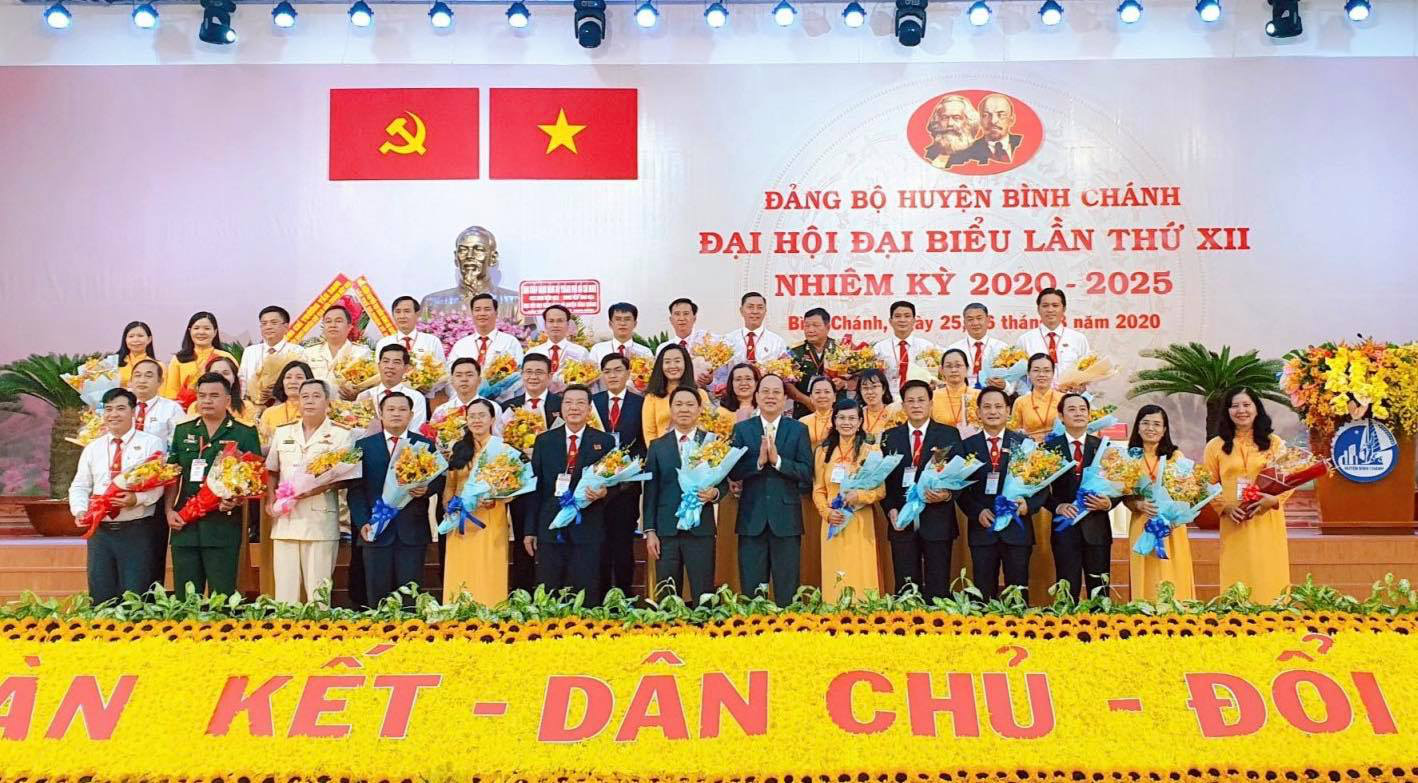 &Ocirc;ng Trần Ho&agrave;ng Qu&acirc;n t&aacute;i đắc cử B&iacute; thư Huyện ủy B&igrave;nh Ch&aacute;nh - Ảnh 3.
