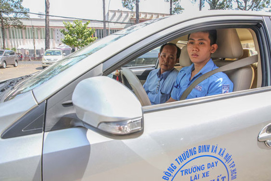 Bộ Công an nên rút lại đề xuất giảm thời hạn bằng lái ôtô