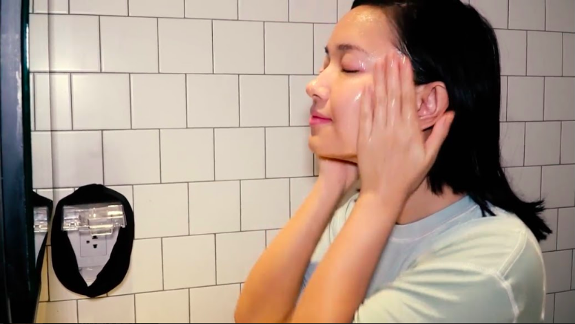 Fashionista Châu Bùi bật mí các bước skincare chỉ với 3 phút cho làn da căng bóng