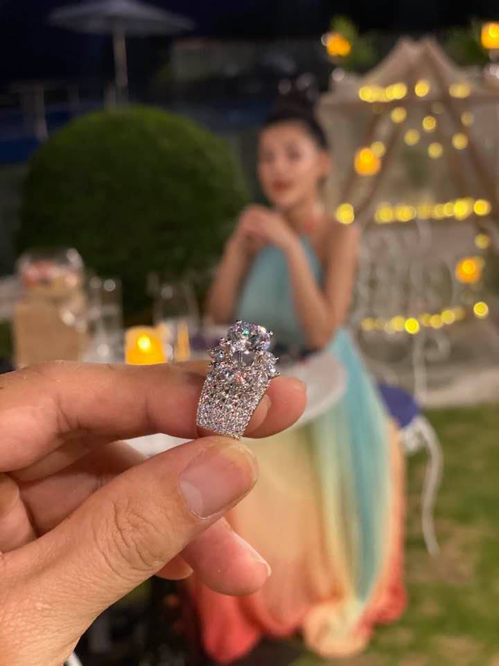 Ngân 98 bất ngờ từ chối khi Lương Bằng Quang cầu hôn - Ảnh 2.
