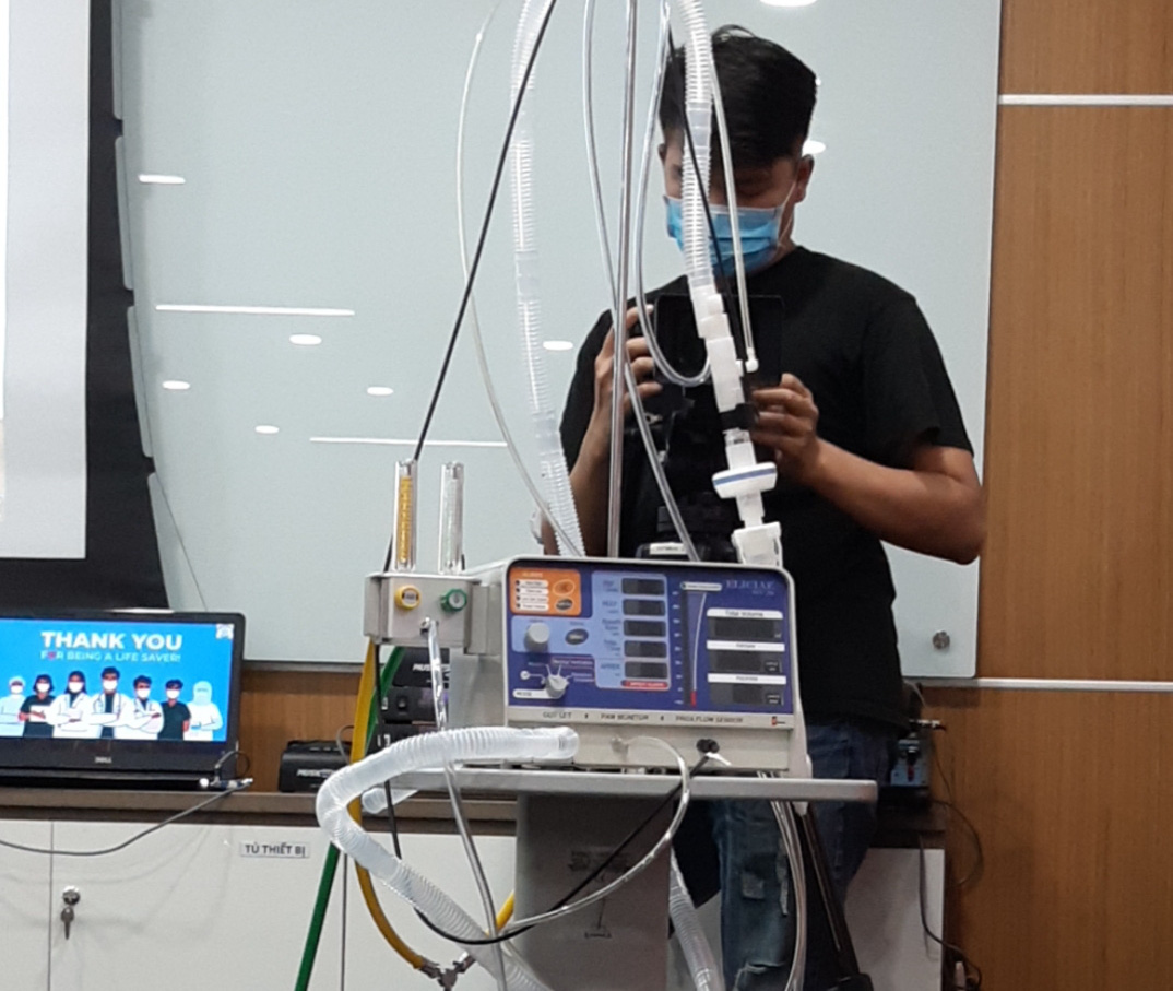 Bệnh viện đầu ti&ecirc;n ở miền T&acirc;y được tặng 50 m&aacute;y thở - Ảnh 3.