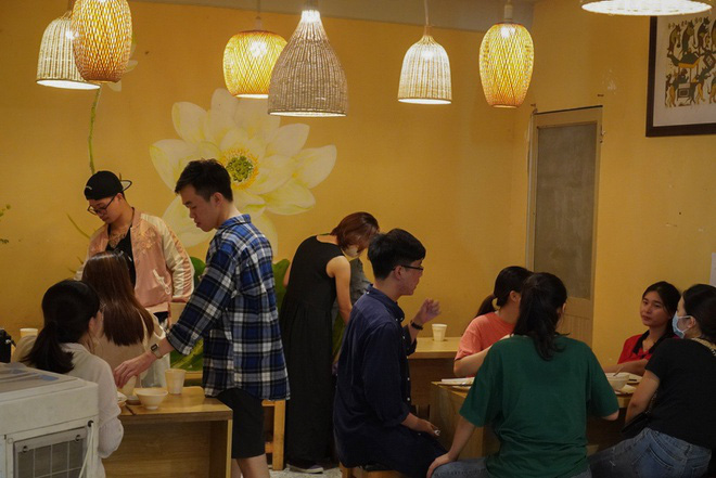 Tiệm buffet chay trả tiền t&ugrave;y t&acirc;m ở TP HCM - Ảnh 2.