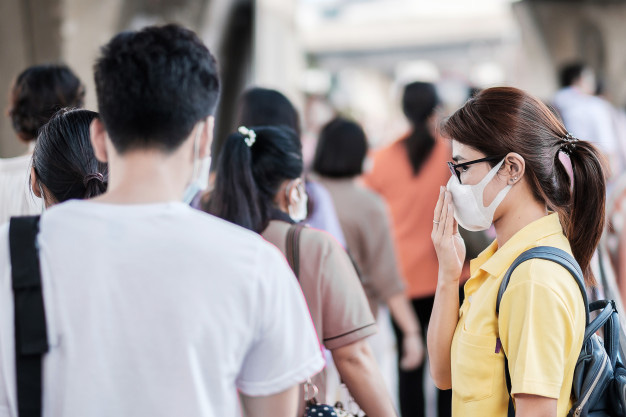 Ba chết nhát, mẹ liều mạng? - Ảnh 1.