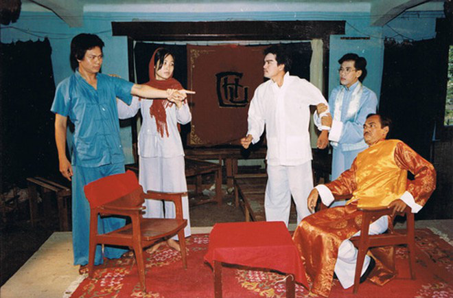 NSND Việt Anh dựng lại L&ocirc;i Vũ, nhớ bạn diễn xưa - Ảnh 2.