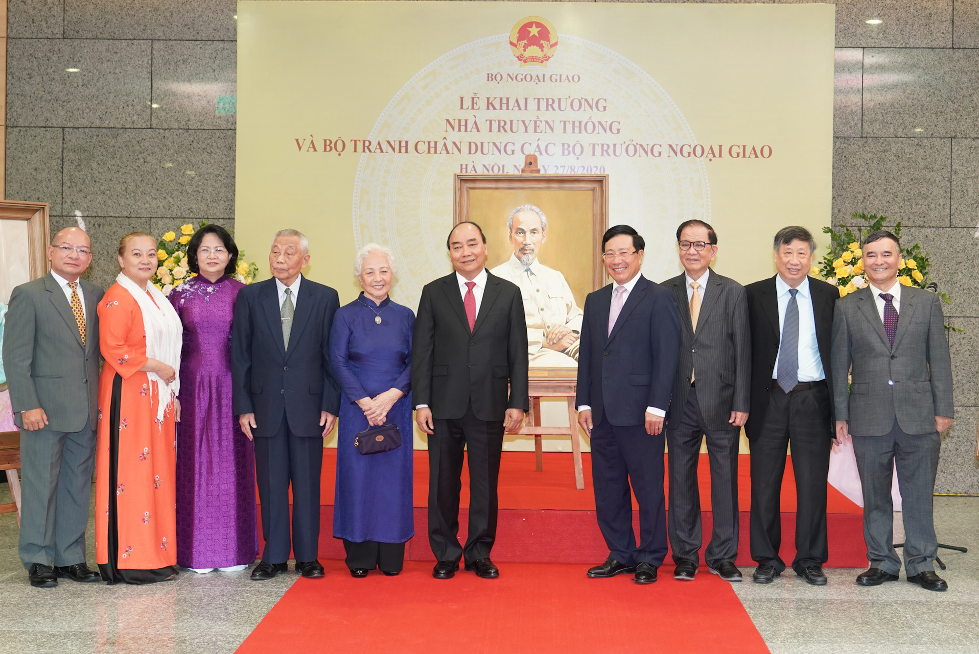 Thủ tướng nhớ tới các chiến sĩ ngoại giao nơi tiền phương - Ảnh 9.