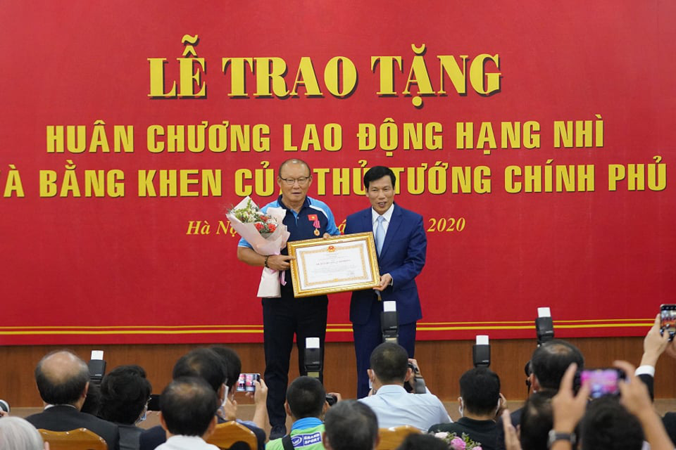 CLIP: HLV Park Hang-seo nhận Hu&acirc;n chương Lao động hạng Nh&igrave; - Ảnh 2.