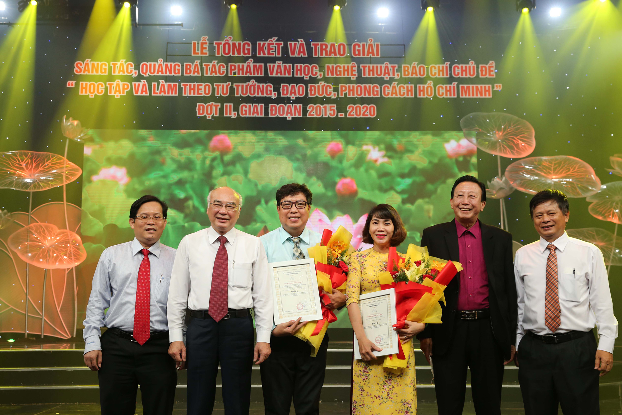 Báo Người Lao Động đoạt giải A và C về học tập, làm theo gương Bác