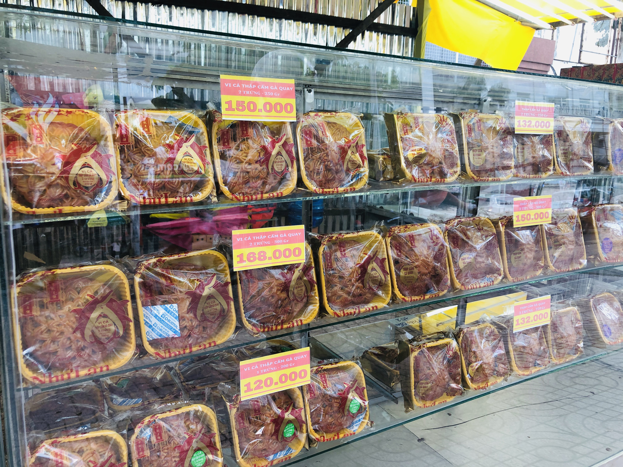 B&aacute;nh trung thu n&oacute;ng, lạnh kh&oacute; lường - Ảnh 4.