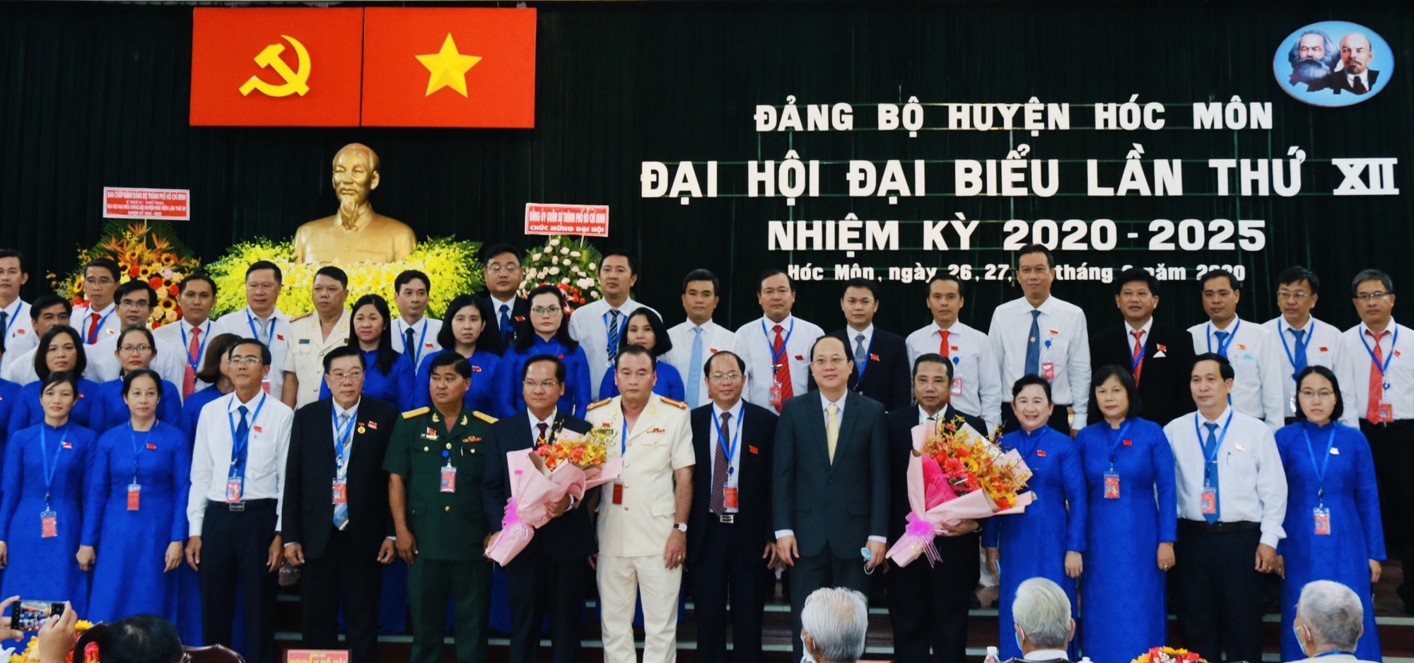 Ông Trần Văn Khuyên tái đắc cử Bí thư Huyện ủy Hóc Môn - Ảnh 1.