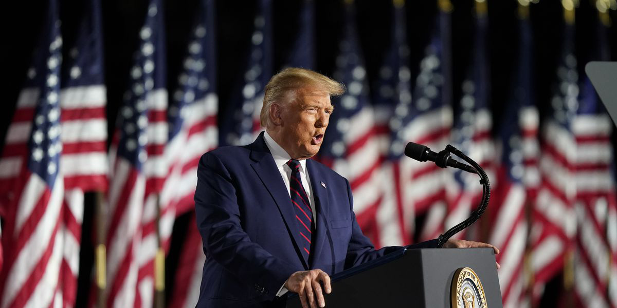 Tổng thống Donald Trump phản đòn cực gắt với ứng viên Joe Biden - Ảnh 1.