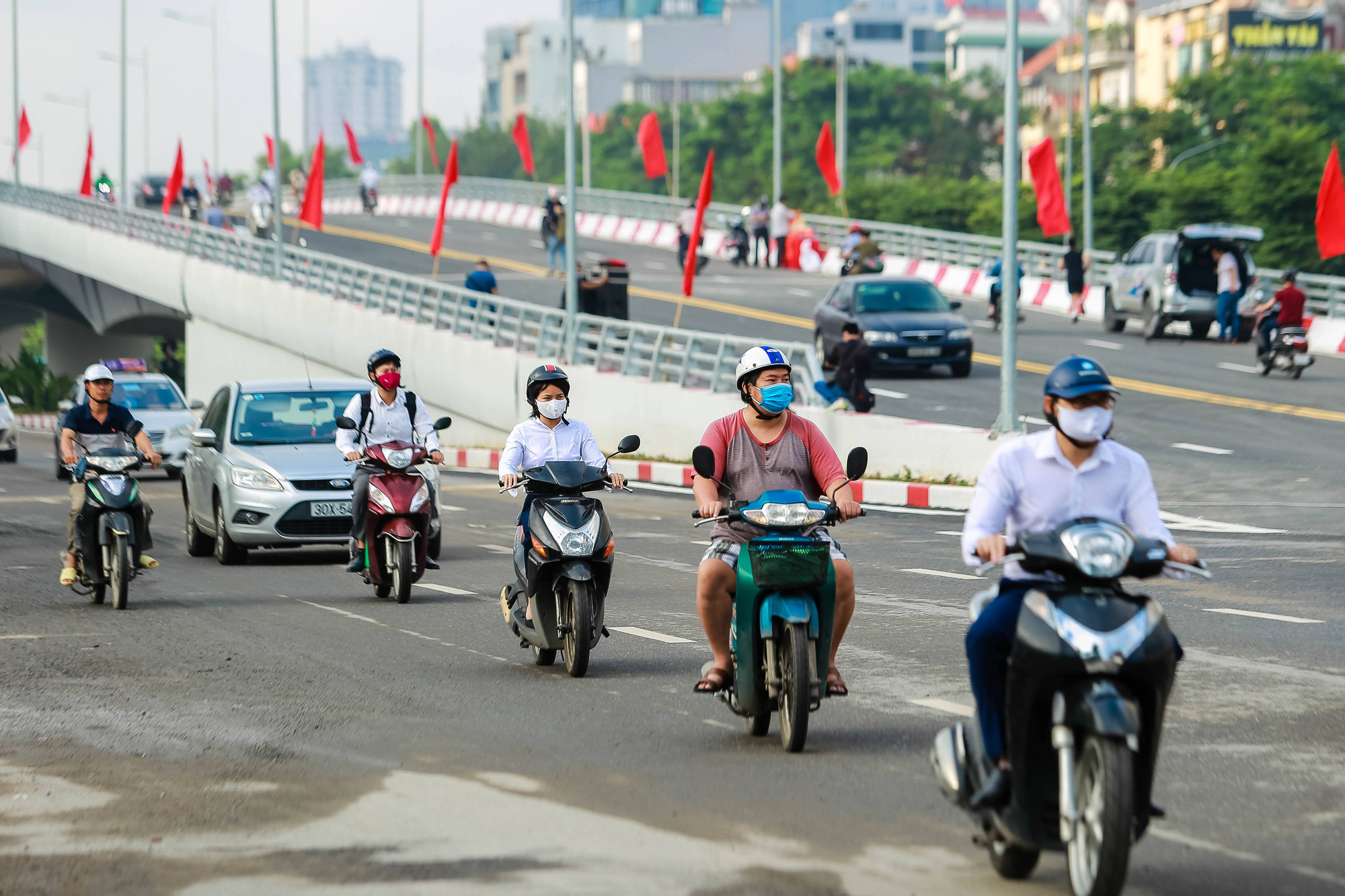 Cận cảnh cầu vượt hơn 500 tỉ đồng mới thông xe - Ảnh 11.
