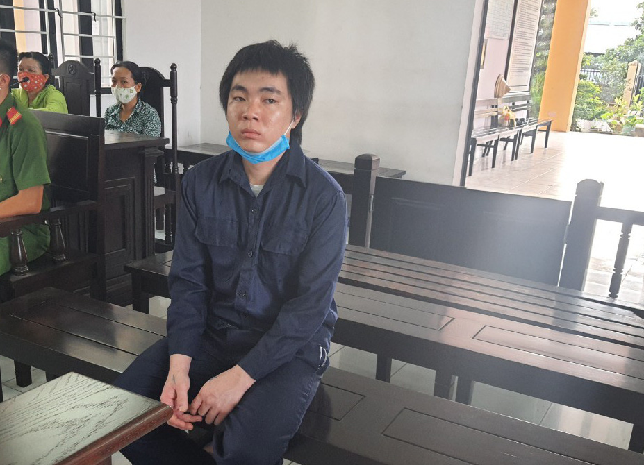 Giận vợ, bạo hành con trai 4 tháng tuổi gãy chân, xuất huyết não