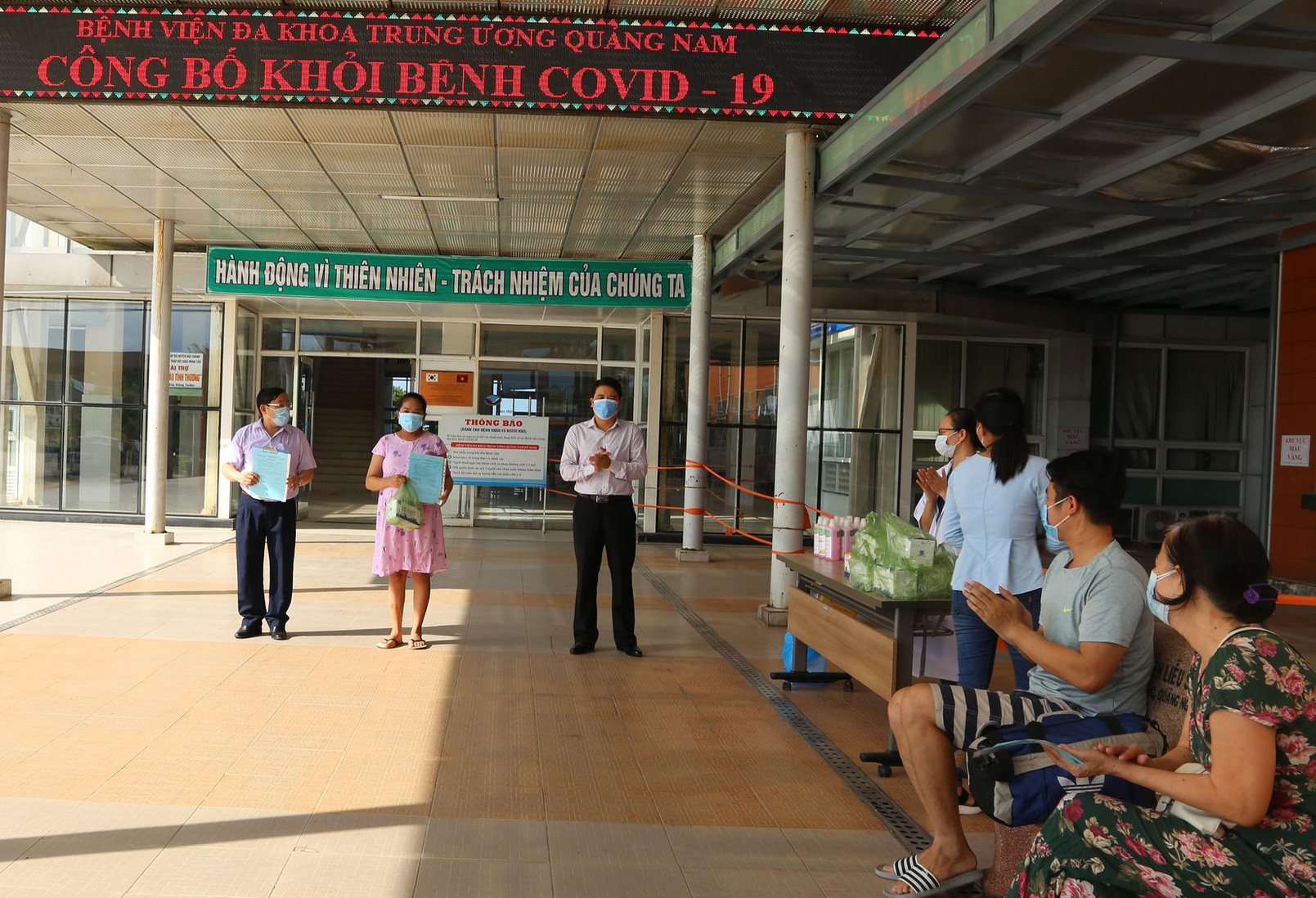 Trưởng Trạm thu phí Tam Kỳ và 9 người khác ở Quảng Nam xuất viện