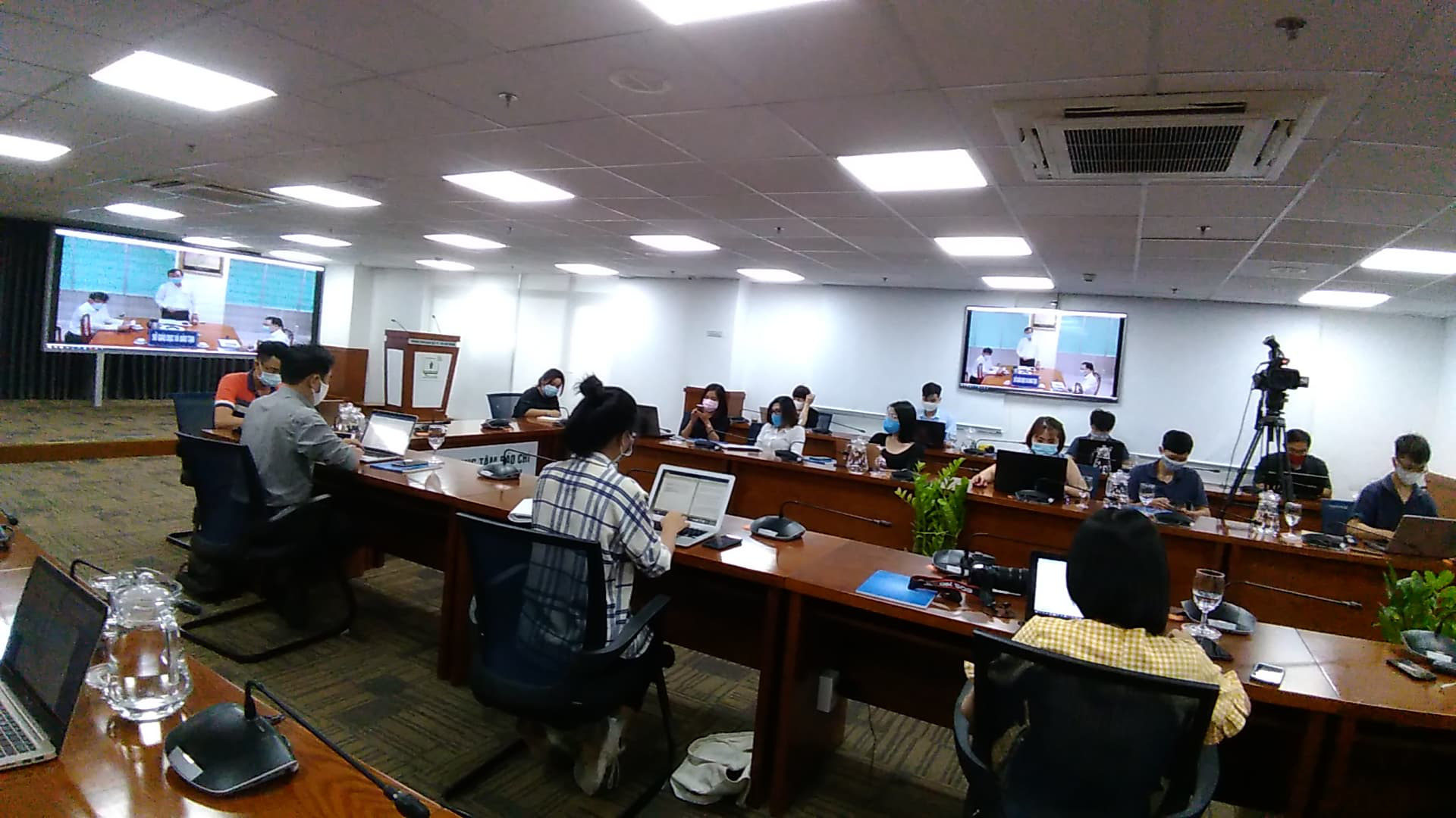 Từ ngày 5-8, TP HCM xử phạt không đeo khẩu trang nơi công cộng