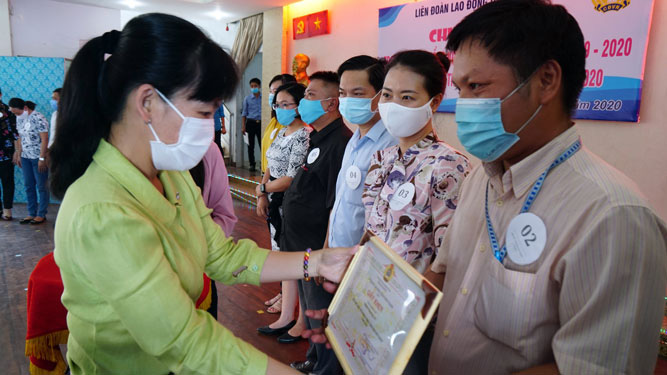 Tiếp sức con CNVC-LĐ khó khăn