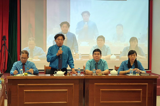 Tự hào hình ảnh công nhân cao su Việt Nam