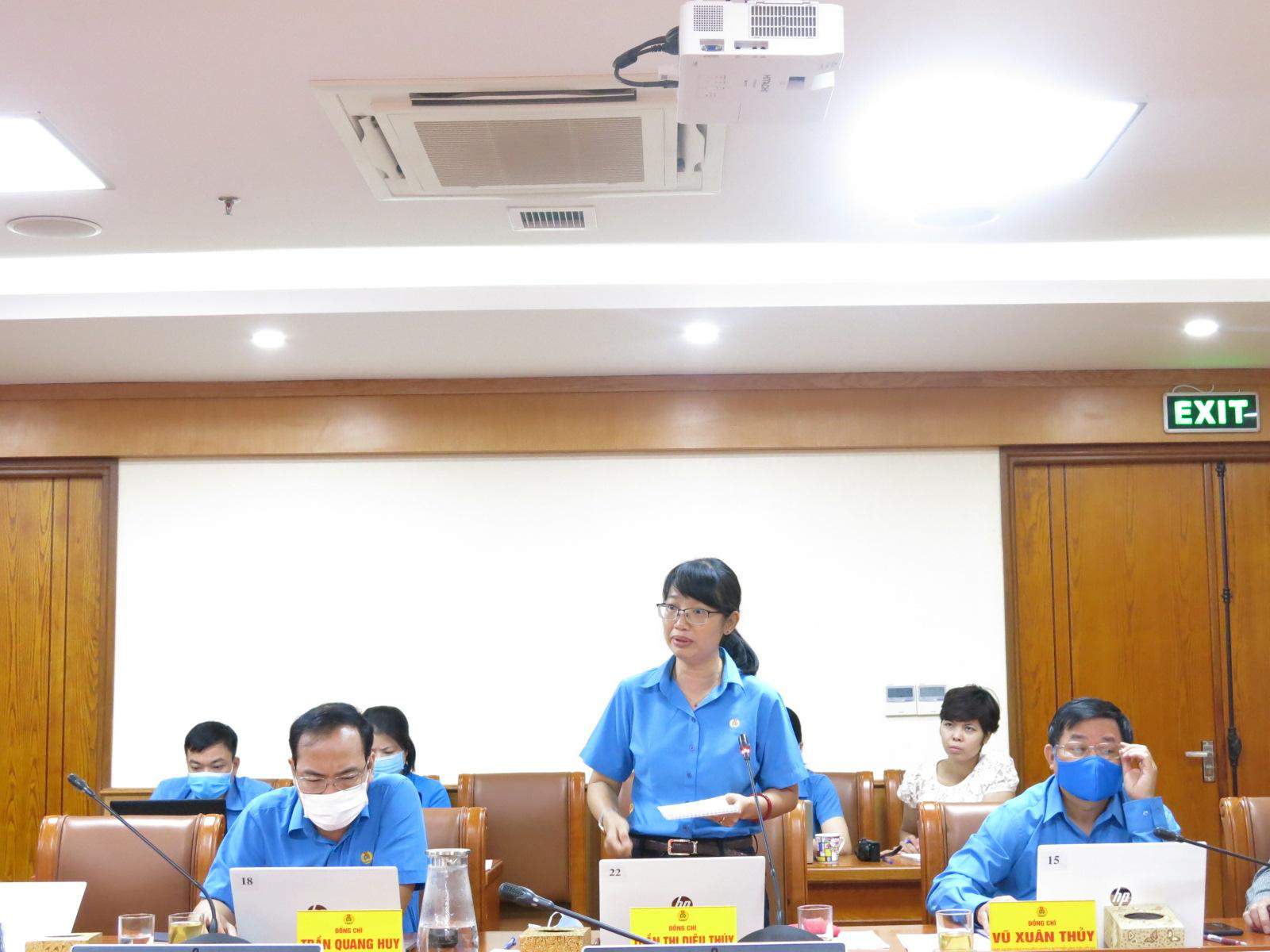 Tăng cường n&acirc;ng cao nhận thức, bảo vệ người lao động  - Ảnh 2.