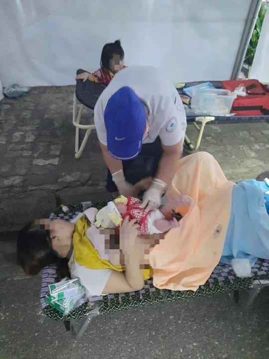 Sản phụ sinh em bé ngay ở chốt kiểm dịch Covid-19