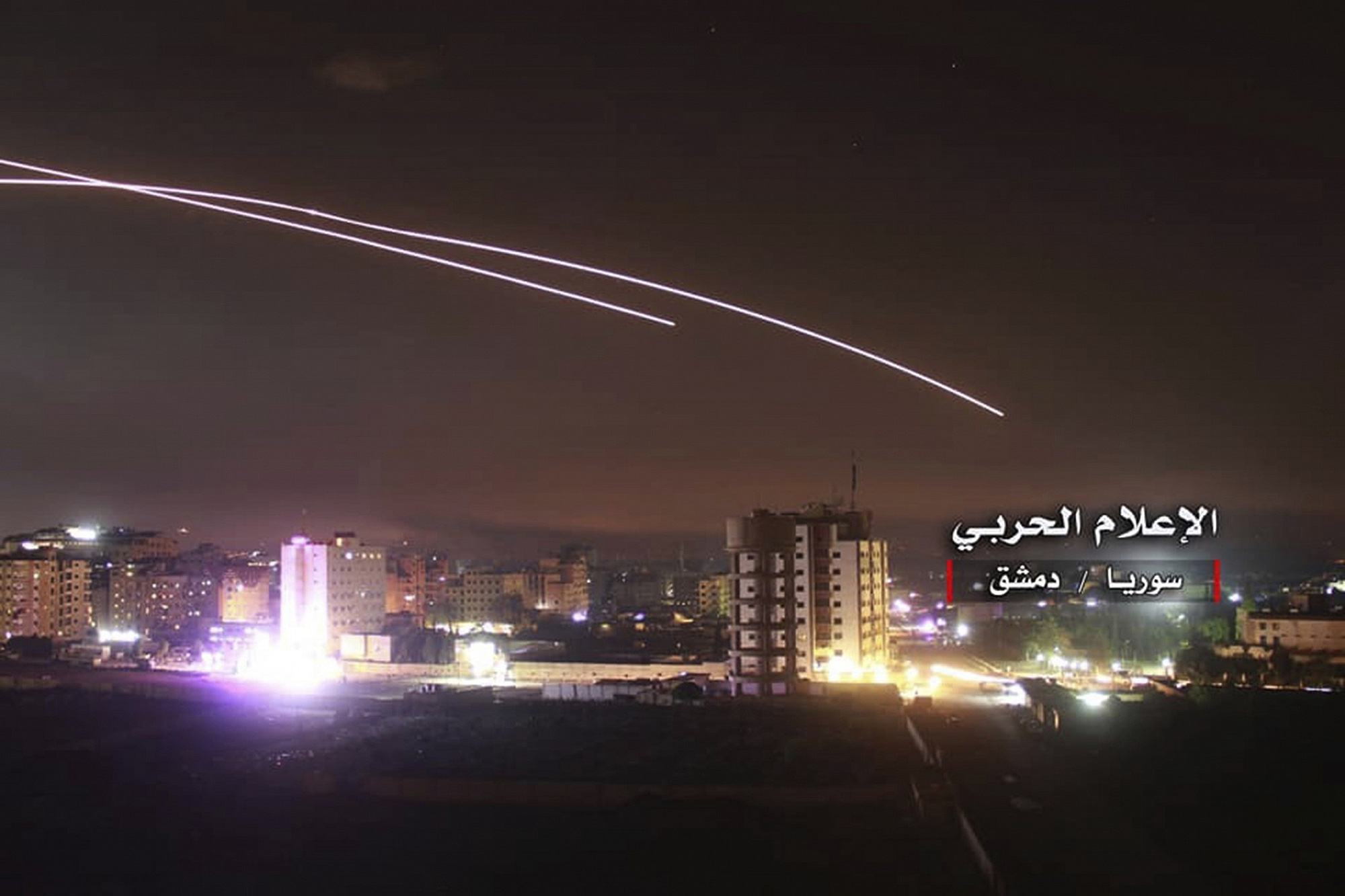 Bị hàng loạt chiến đấu cơ Israel oanh tạc, Syria kích hoạt phòng không