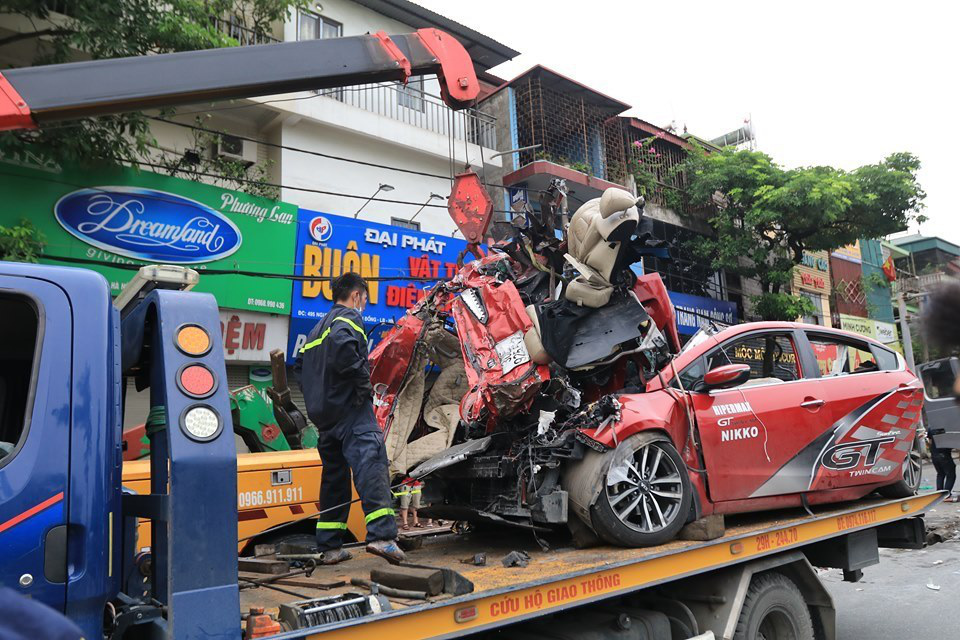 Tai nạn kinh ho&agrave;ng, 3 người tử vong, 1 nhập viện cấp cứu - Ảnh 1.