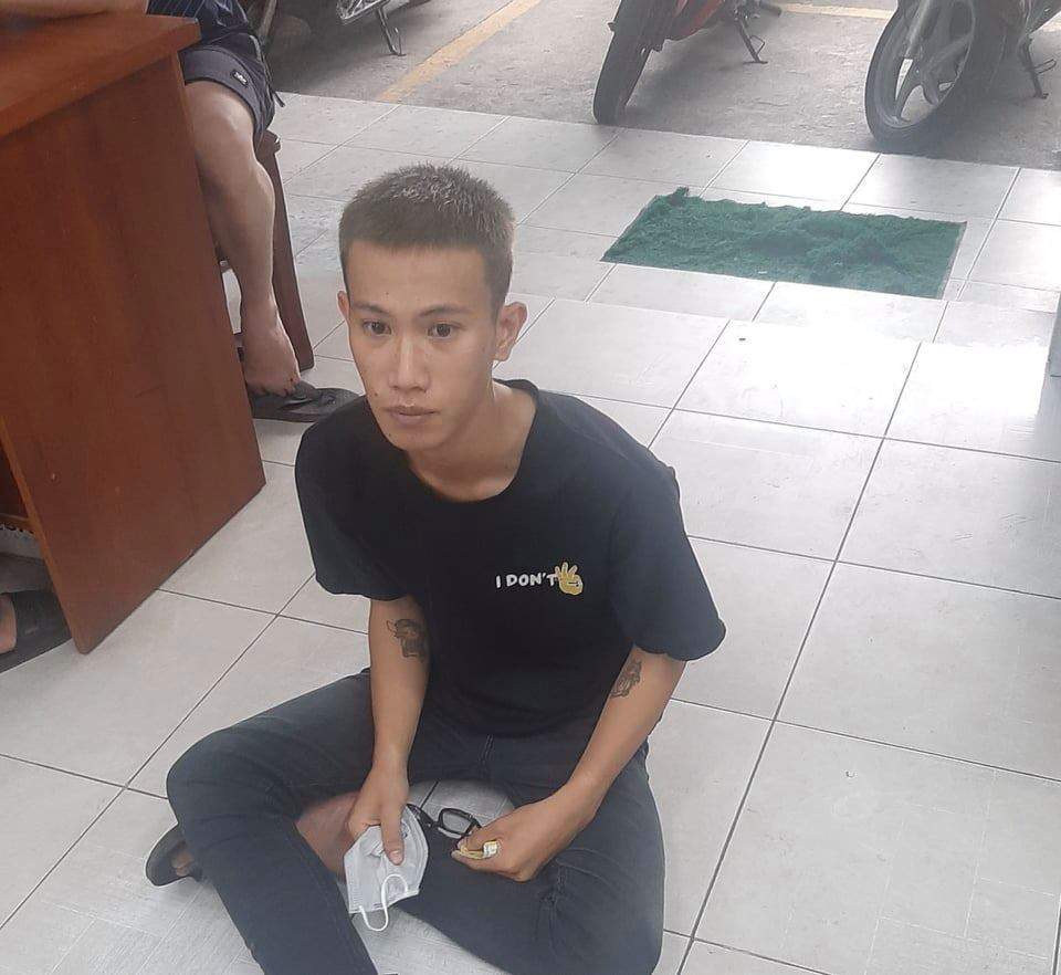 Cướp cửa hàng tiện lợi ở quận 9 lúc rạng sáng