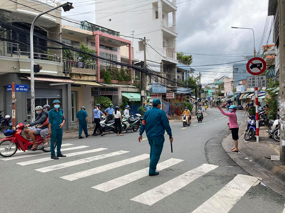 Chồng bệnh nhân 595 ở Đồng Nai dương tính với SARS-CoV-2