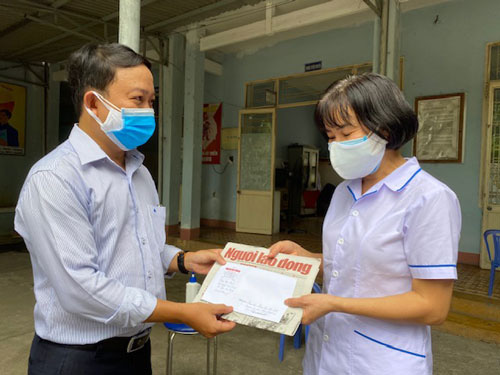 NƠI TUYẾN ĐẦU CHỐNG COVID-19: Không gục ngã...
