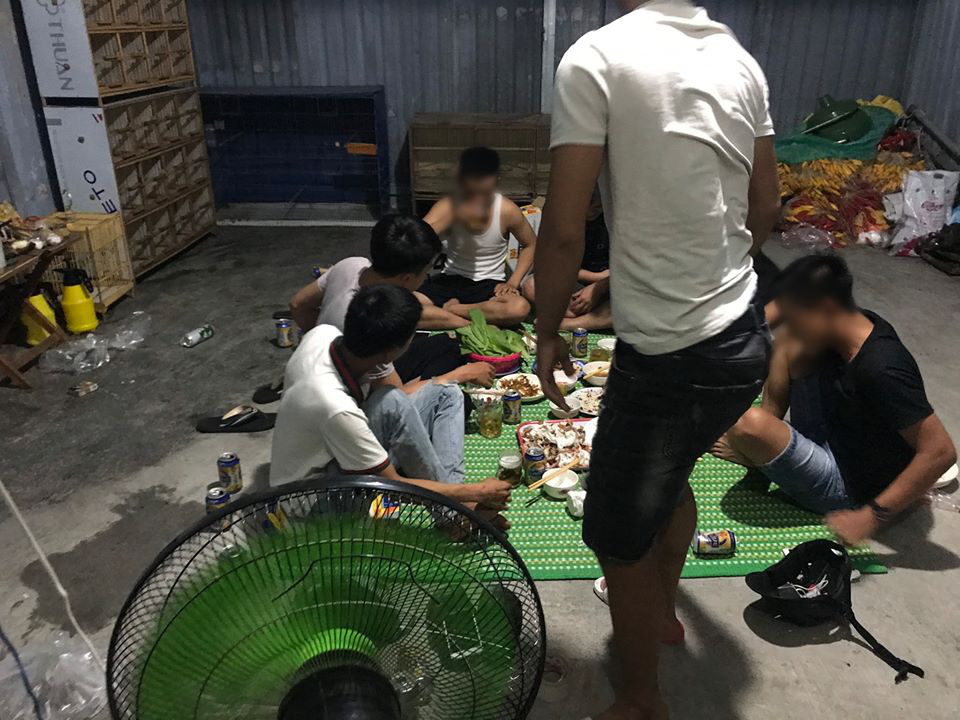 Đà Nẵng: Tụ tập ăn nhậu trong mùa dịch, nhóm thanh niên bị phạt 42,5 triệu đồng