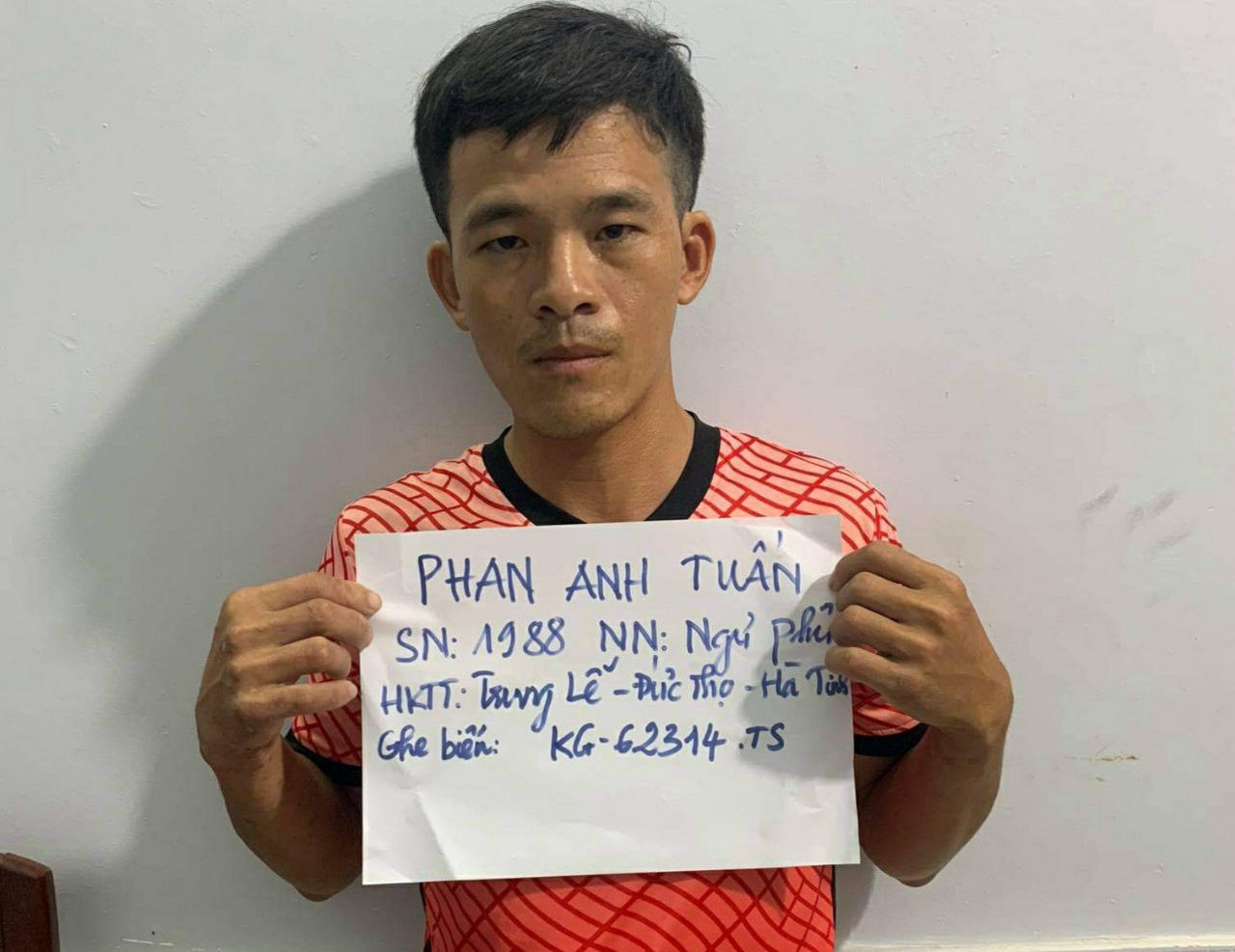 Bắt kẻ sàm sỡ nhiều phụ nữ tại shop thời trang ở Phú Quốc