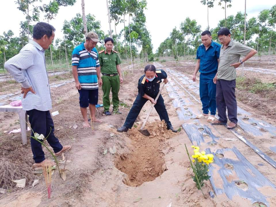 Bình Dương: Tìm thấy hài cốt liệt sĩ trong rừng cao su