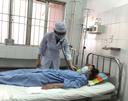Động kinh rồi t&eacute; xuống ao khiến b&ugrave;n lấp đầy phổi, 1 phụ nữ tho&aacute;t chết thần kỳ - Ảnh 2.