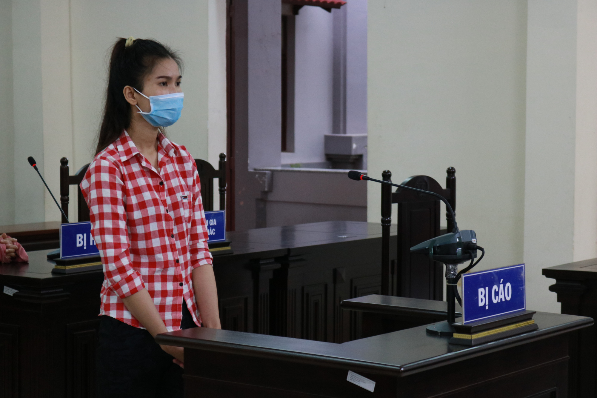 Dì tưới xăng đốt cháu vì anh rể nợ 3 triệu đồng không trả