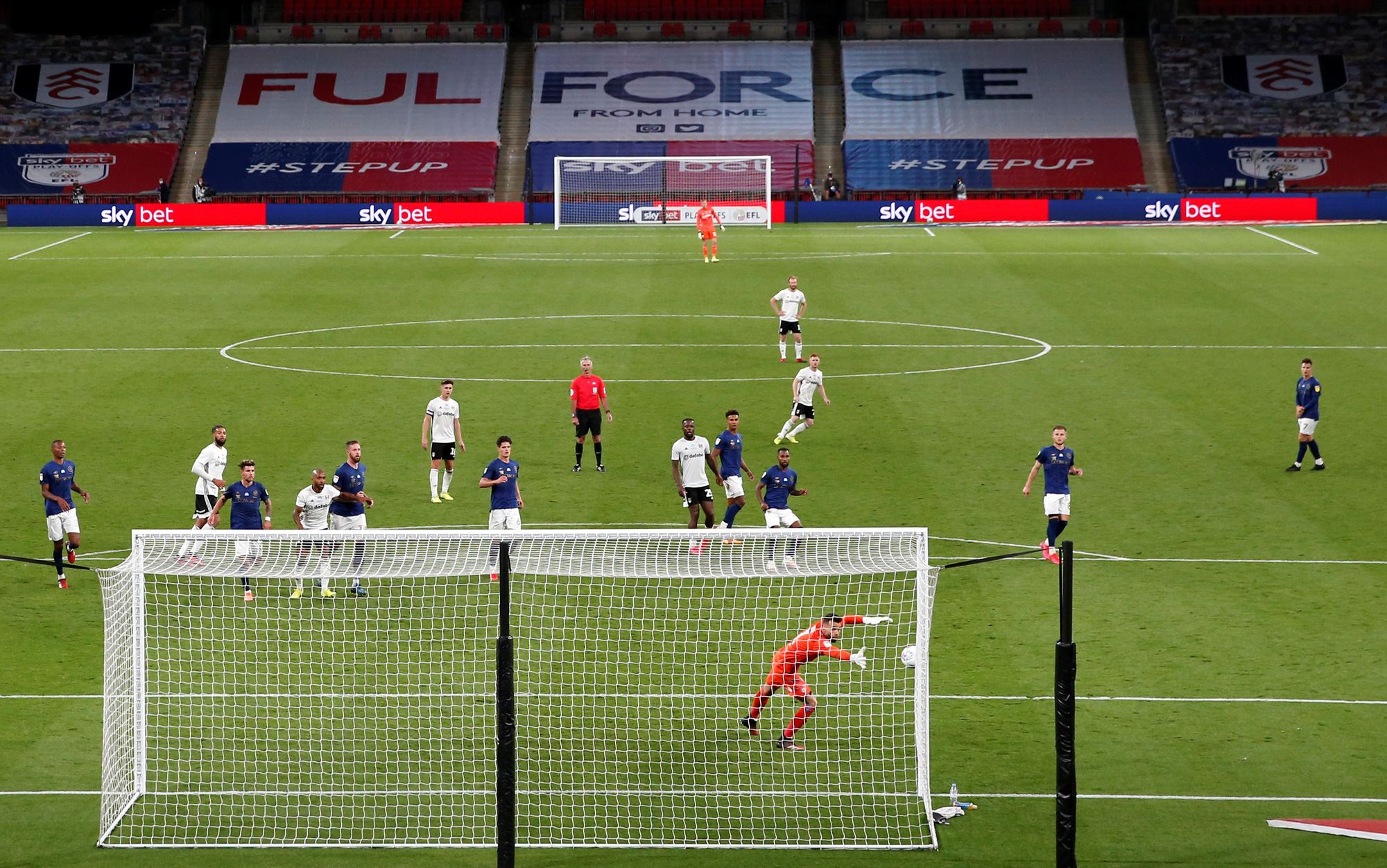 Siêu phẩm ngỡ ngàng, Fulham đại thắng trận cầu 170 triệu bảng - Ảnh 5.