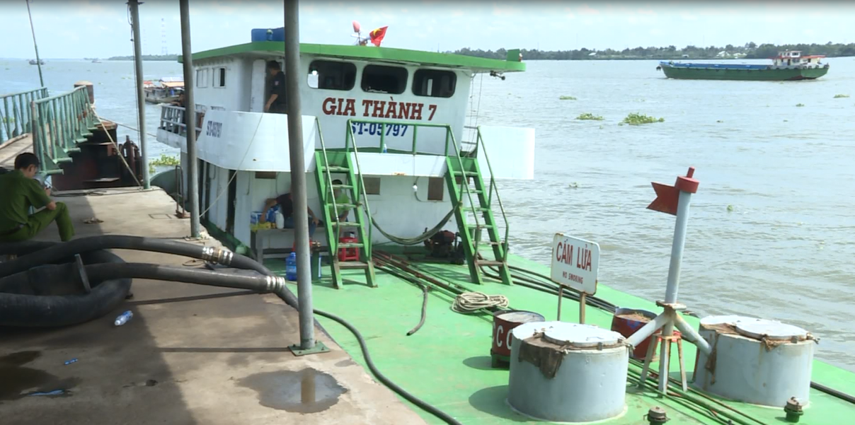 Đại gia Trịnh Sướng đã bán ra thị trường gần 140 triệu lít xăng giả, trị giá hơn 2.500 tỉ đồng
