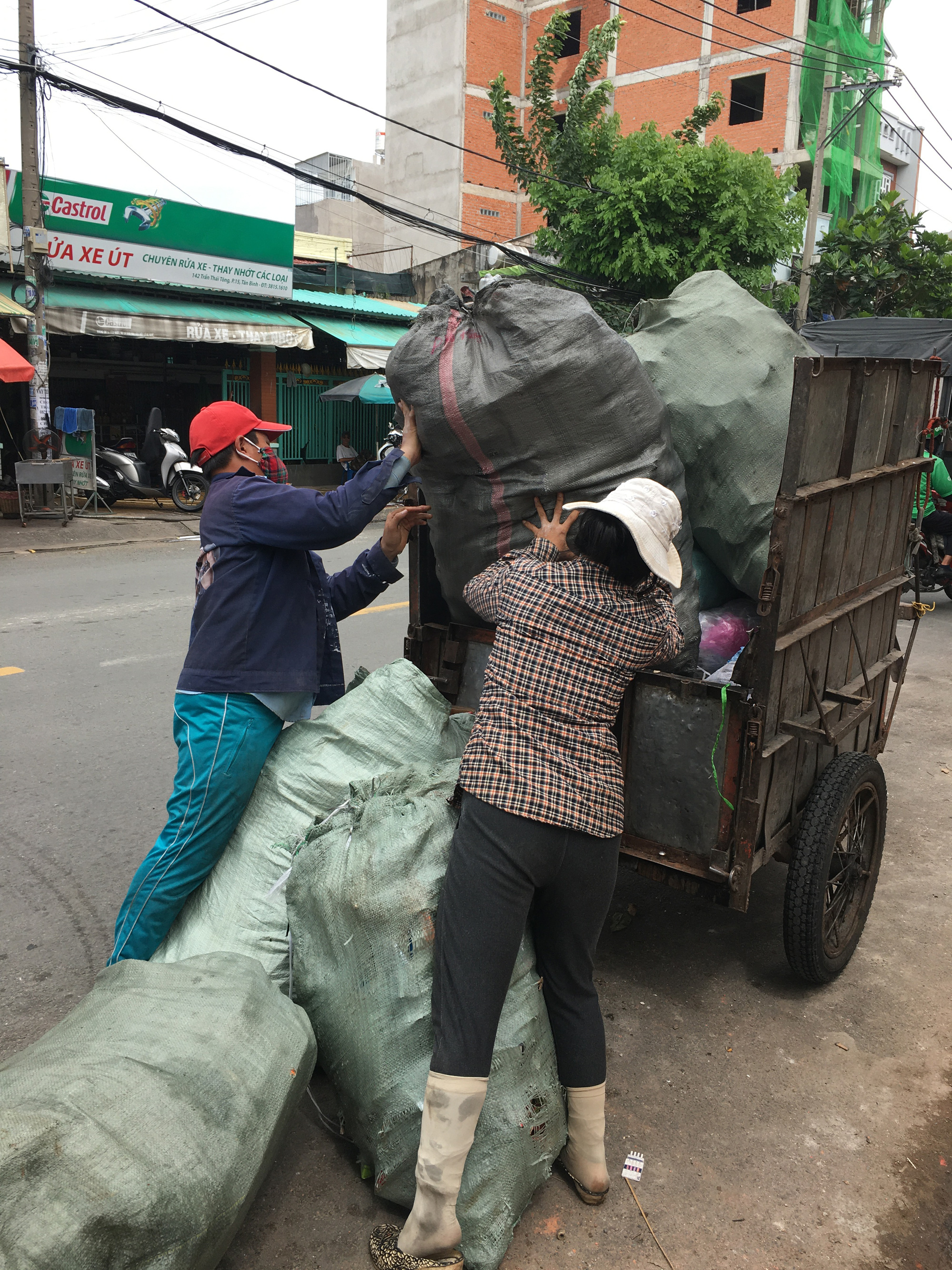 H&Atilde;I H&Ugrave;NG R&Aacute;C NHỰA: Đi t&igrave;m giải ph&aacute;p - Ảnh 3.
