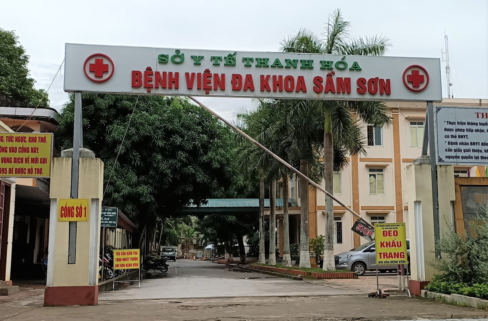 Sầm Sơn phong tỏa th&ecirc;m 1 khu phố c&oacute; 284 hộ d&acirc;n để ph&ograve;ng chống dịch Covid-19 - Ảnh 2.