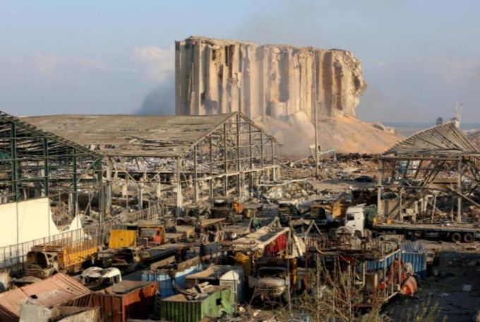 Nổ cực lớn ở Lebanon: Con t&agrave;u bị bỏ rơi trở th&agrave;nh &ldquo;bom hẹn giờ kinh ho&agrave;ng - Ảnh 3.