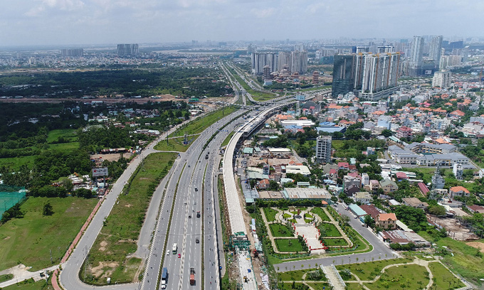 Nh&agrave; đầu tư lướt s&oacute;ng bất động sản mắc cạn v&igrave; Covid-19 - Ảnh 1.