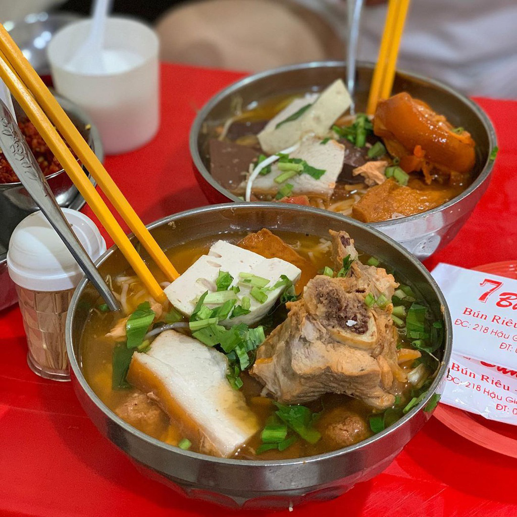4 m&oacute;n ăn khuya h&uacute;t kh&aacute;ch v&agrave;o ng&agrave;y mưa ở TP HCM - Ảnh 4.