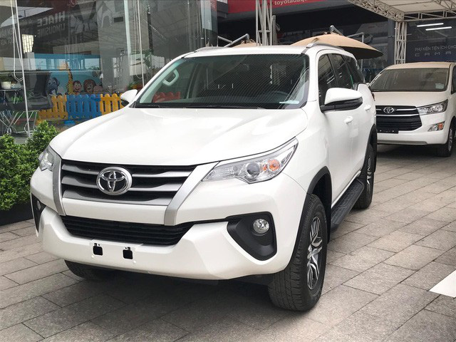 Xe Toyota tại Việt Nam hết thời gi&aacute; cao: Về đ&uacute;ng ph&acirc;n kh&uacute;c, bỏ lạc k&egrave;m bia  - Ảnh 1.