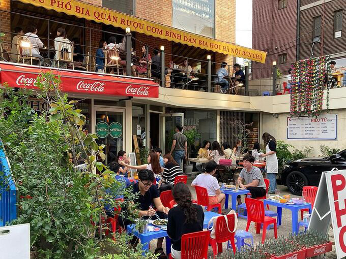 Quán cơm bình dân Việt gây sốt ở Seoul